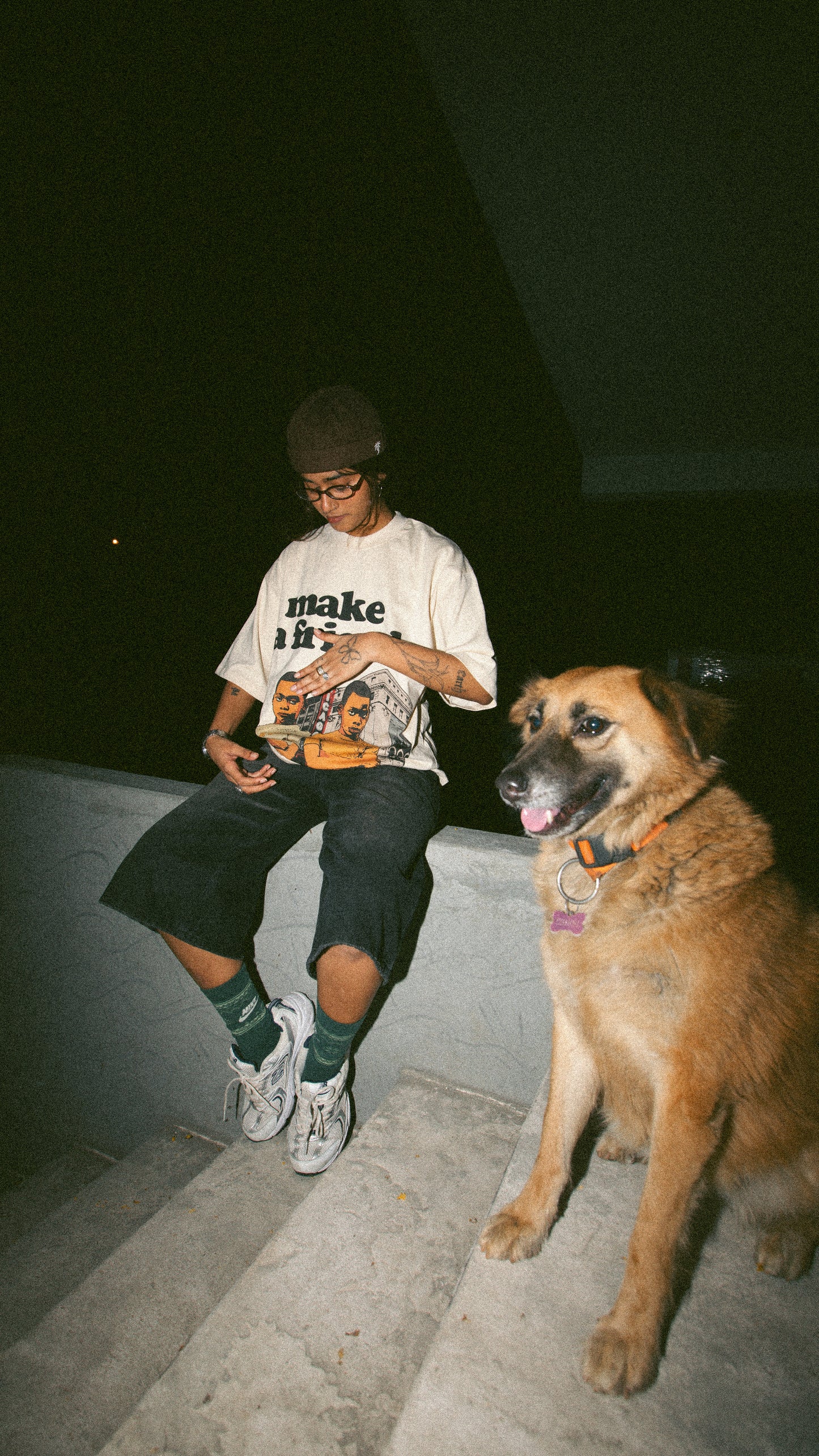 MAKE A FRIEND TEE